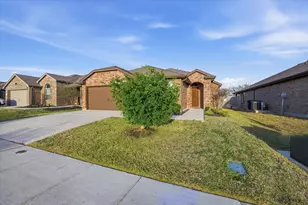 9308 Desertrock Rd, Fort Worth, TX 76131 - Photo 3