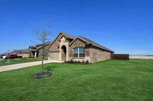 1373 Madeline Ln, Krum, TX 76249 - Photo 3