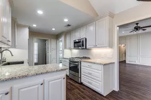 2606 Belmeade Dr, Carrollton, TX 75006 - Photo 9