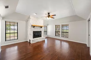1105 E Highland Rd, Oak Leaf, TX 75154 - Photo 13