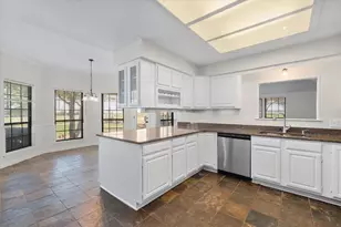 1105 E Highland Rd, Oak Leaf, TX 75154 - Photo 19