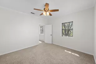 1105 E Highland Rd, Oak Leaf, TX 75154 - Photo 33