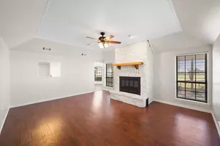 1105 E Highland Rd, Oak Leaf, TX 75154 - Photo 11