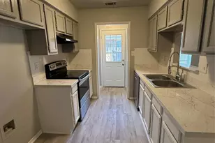 1433 N Bluegrove Rd, Lancaster, TX 75134 - Photo 5