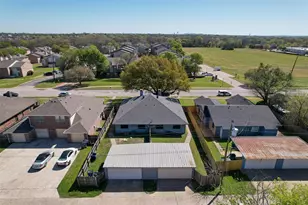 1433 N Bluegrove Rd, Lancaster, TX 75134 - Photo 13