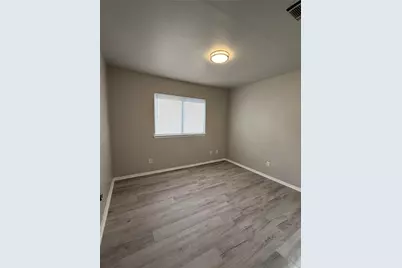 1433 N Bluegrove Road, Lancaster, TX 75134 - Photo 11