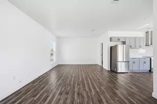 300 S 2nd St, Tehuacana, TX 76686 - Photo 5