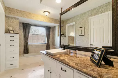 10019 Hickory Crossing, Dallas, TX 75243 - Photo 17