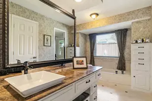 10019 Hickory Crossing, Dallas, TX 75243 - Photo 15