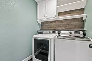 2010 Heather Brook Dr, Grapevine, TX 76051 - Photo 15