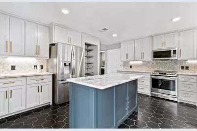 2010 Heatherbrook Drive, Grapevine, TX 76051 - Photo 11