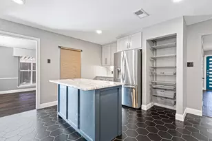 2010 Heather Brook Dr, Grapevine, TX 76051 - Photo 13