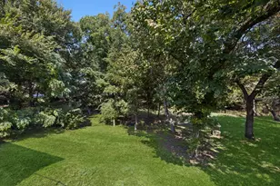 2824 Lazy Creek Dr, Grand Prairie, TX 75052 - Photo 3