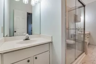 2101 Count Fleet Dr, Arlington, TX 76011 - Photo 15