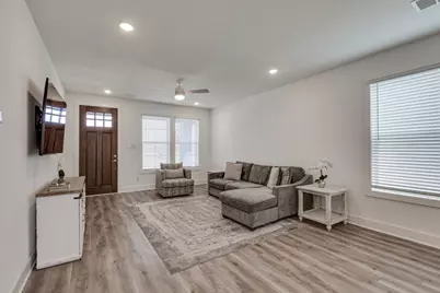 10820 Eva Mae Boulevard, Grand Prairie, TX 76065 - Photo 5