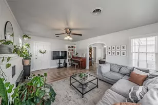 1734 E California St, Gainesville, TX 76240 - Photo 11