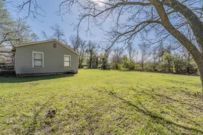 1734 E California St, Gainesville, TX 76240 - Photo 5