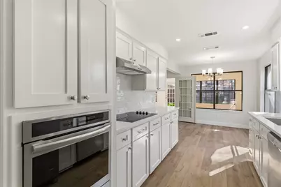 3801 Pleasant Wood Court, Arlington, TX 76016 - Photo 5