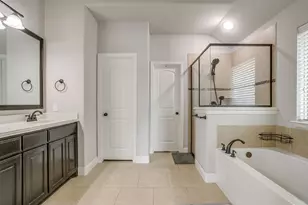 2747 Elmwood Dr, Burleson, TX 76028 - Photo 23