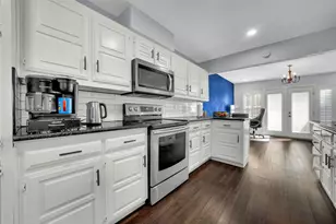 9612 Park Highlands Dr, Dallas, TX 75238 - Photo 11