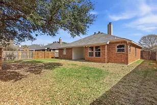 747 Tanglewood Dr, Burleson, TX 76028 - Photo 23