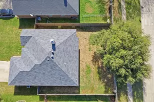 747 Tanglewood Dr, Burleson, TX 76028 - Photo 25