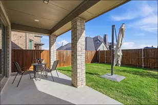 1724 Sir Dustin Ln, Carrollton, TX 75010 - Photo 35