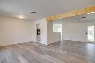 6013 Worrell Dr, Fort Worth, TX 76133 - Photo 7