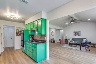 2310 Oakwood Ln, Arlington, TX 76012 - Photo 5