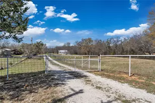 118 Old Authon Ln, Weatherford, TX 76088 - Photo 23