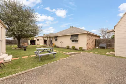 1595 Spring Branch Drive, Cleburne, TX 76033 - Photo 25