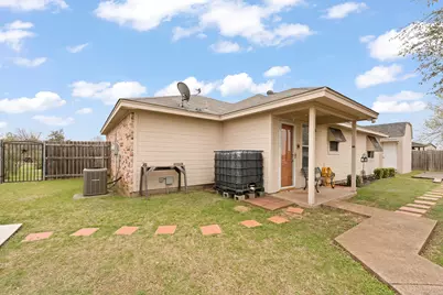 1595 Spring Branch Drive, Cleburne, TX 76033 - Photo 17