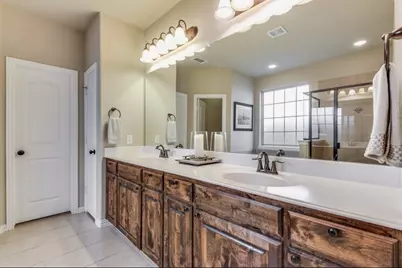 2517 Erec Drive, Lewisville, TX 75056 - Photo 9