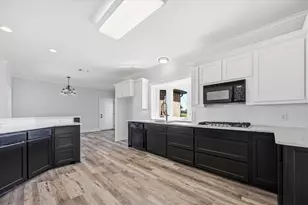 867 Durning Rd, Van Alstyne, TX 75495 - Photo 9