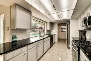 3517 Knoll Point Dr, Garland, TX 75043 - Photo 11