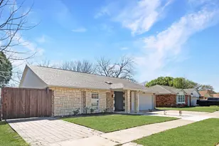 2318 Overbrook Dr, Arlington, TX 76014 - Photo 3