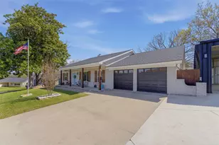 706 Hilltop Dr, Weatherford, TX 76086 - Photo 1