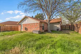 2528 Navasota Cir, Fort Worth, TX 76131 - Photo 17