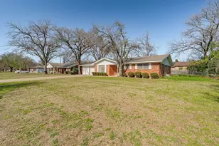 915 N Charlotte Ave, Stephenville, TX 76401 - Photo 3