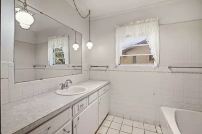 915 N Charlotte Avenue, Stephenville, TX 76401 - Photo 13