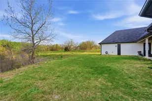 1107 Lily Ct, Grand Prairie, TX 75104 - Photo 39