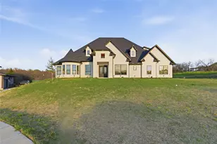 1107 Lily Ct, Grand Prairie, TX 75104 - Photo 1