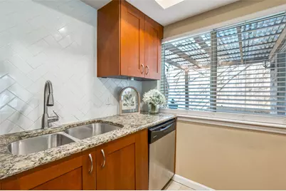 2111 Via Catalina, Carrollton, TX 75006 - Photo 9