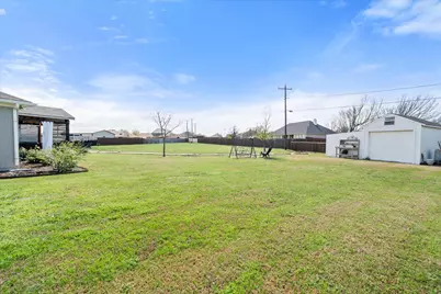 105 Meadow Glen Court, Aledo, TX 76008 - Photo 11