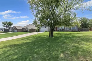 2413 Christine Dr, Granbury, TX 76048 - Photo 33