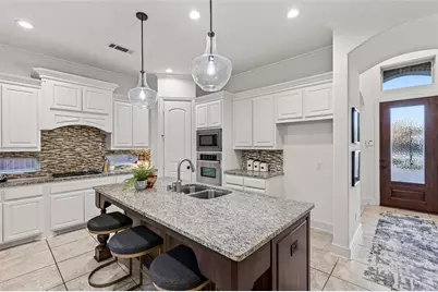 416 King Galloway Drive, Lewisville, TX 75056 - Photo 5