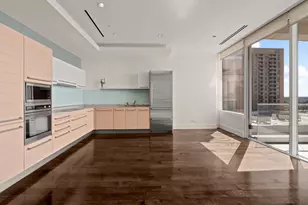 2408 Victory Park Ln, Dallas, TX 75219 - Photo 1