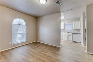 4426 Mayflower Dr, Garland, TX 75043 - Photo 5