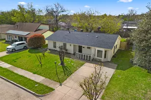 429 Blueberry Ln, Grand Prairie, TX 75052 - Photo 31