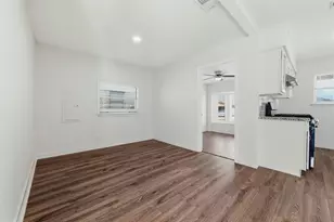 429 Blueberry Ln, Grand Prairie, TX 75052 - Photo 9